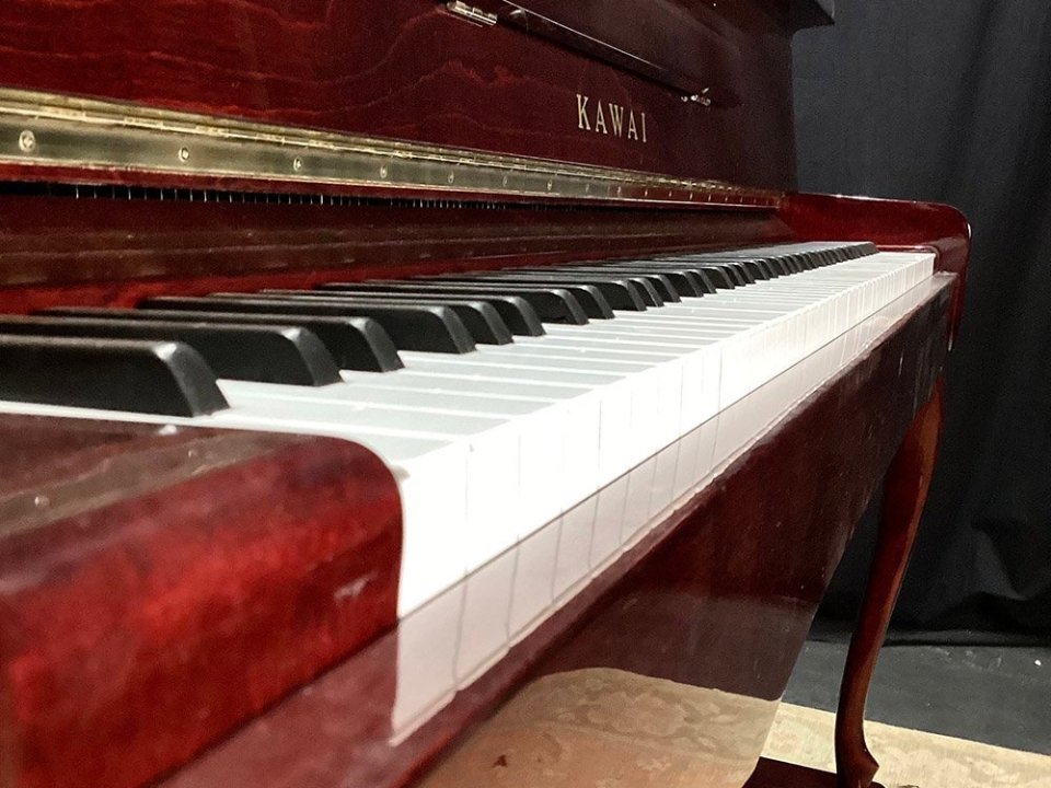 KAWAI KL-32BF - Góc nhìn thực tế 6